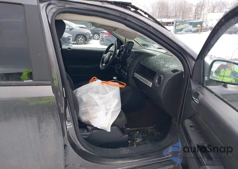 2017 Jeep Compass Sport 4X4 из США, поврежденный, VIN 1C4NJDBB8HD101672